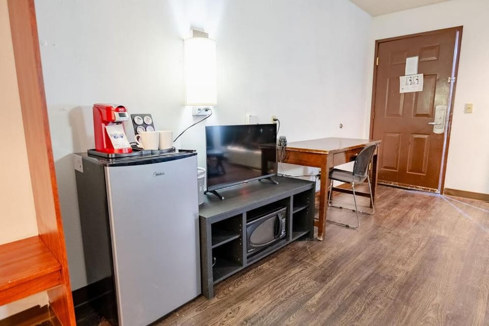 Rose City Inn & Suites Hotel in Gladstone