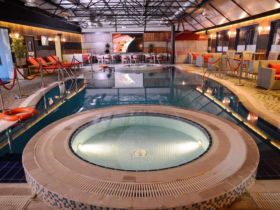 Swimming pool