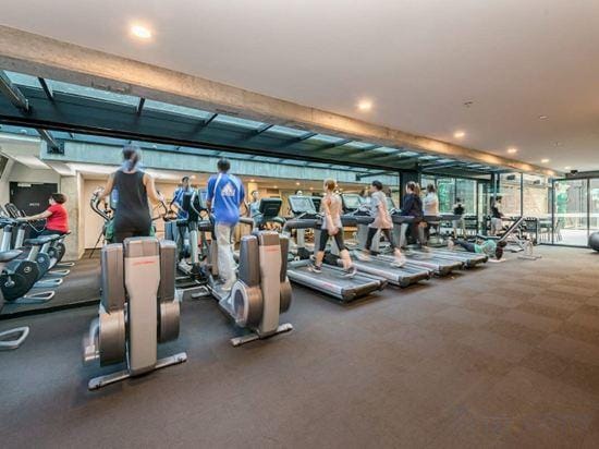 A Chic 2BR Apt, City Views Near Southern Cross Hotel in Melbourne