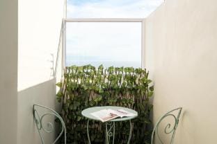 Private Secure Studio in Camps Bay The Cove Hotel in Camps Bay