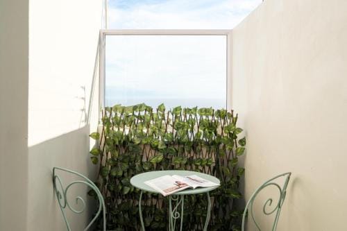 Private Secure Studio in Camps Bay The Cove Hotel in Camps Bay
