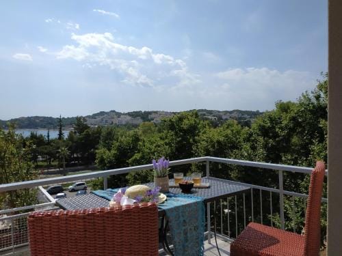 Lilly Apartments Hotel in Vouliagmeni