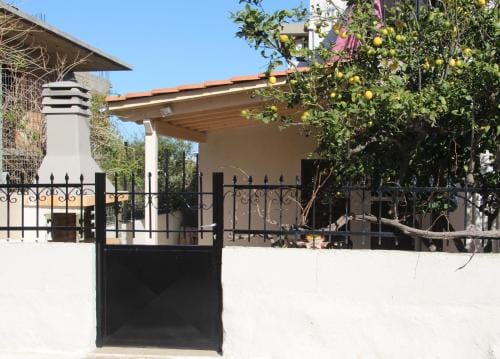Athina's Guesthouse Hotel in Crete