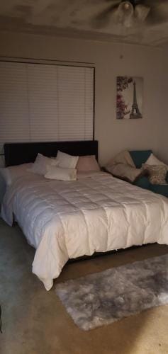 Galaxy House Hotel in Menifee