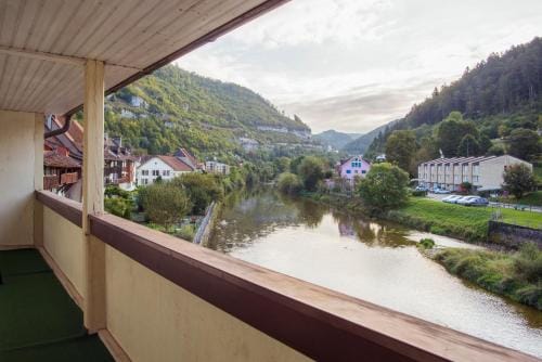 Hotel-Restaurant de la Demi-Lune Hotel in Switzerland
