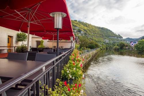 Hotel-Restaurant de la Demi-Lune Hotel in Switzerland