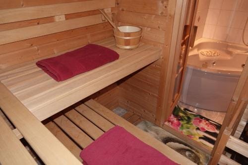 4 Sterne Ferienwohnung Sommerberg inklusive Gastekarte Hotel in Thuringia, Germany