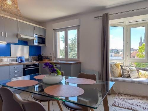 Bow View Hotel in Chartres