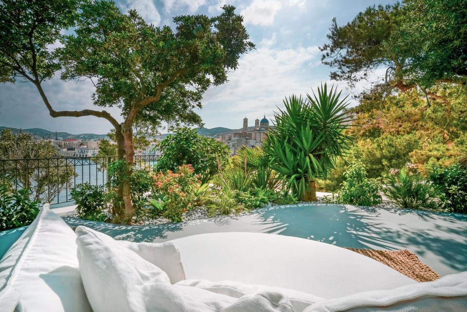 Pafsilipon Suites Hotel in Decentralized Administration of the Aegean
