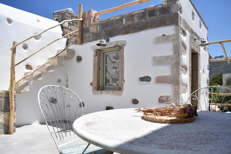 Latmos 1860 Hotel in Decentralized Administration of the Aegean