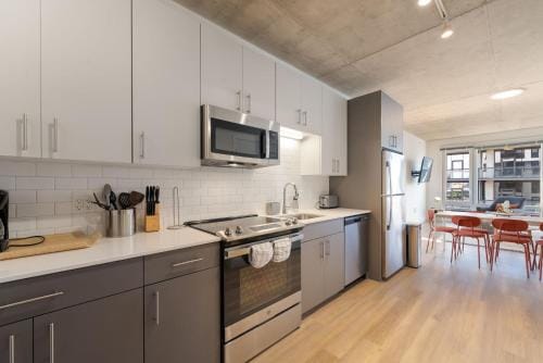 Sophisticated 4BR Suite - Modern and Luxurious Hotel in Chicago