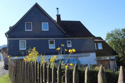 Ferienwohnung & Gastezimmer Schrichten Hotel in Schmallenberg