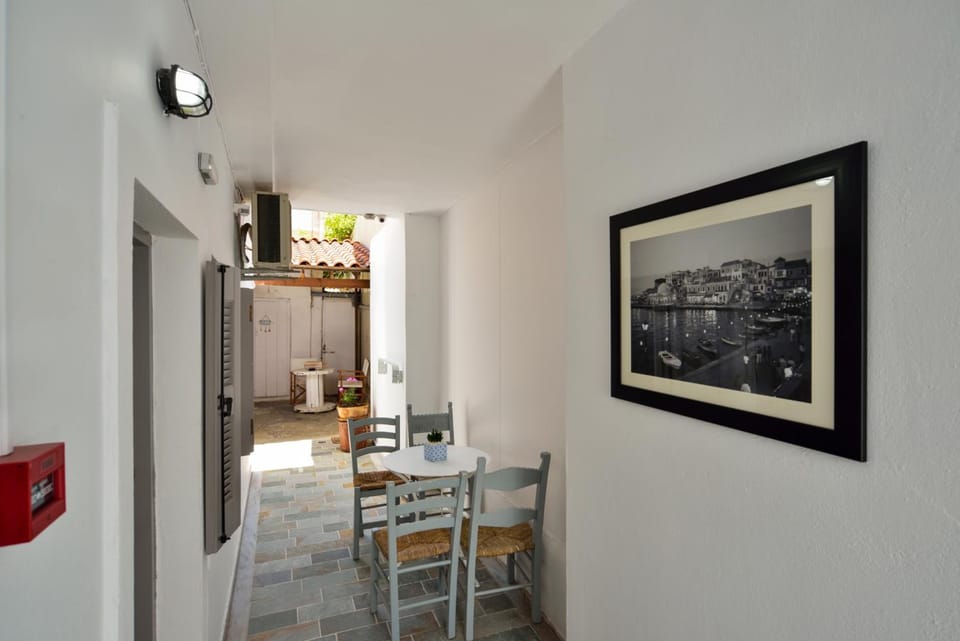 Urban Studios Manos Inn in Chania