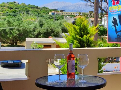 Omega Comfy Apartments Hotel in Almyrida