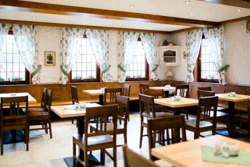 Gastehaus Loehnert GmbH Inn in Coburg