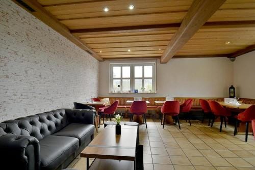 Cafe und Hotel Zum Grunen Baum Hotel in Thuringia, Germany