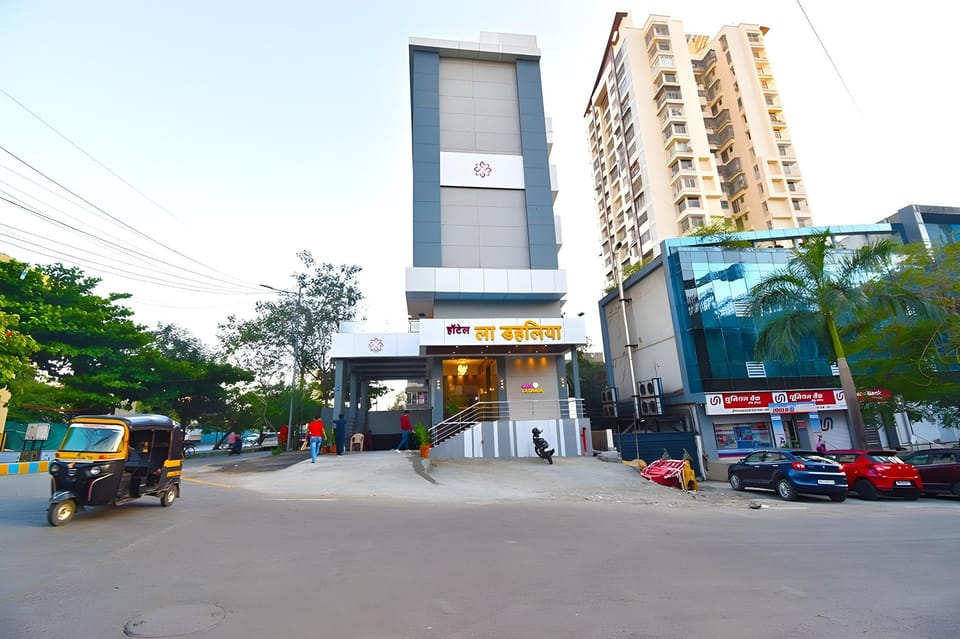 Hotel La Dahlia Hotel in Thane