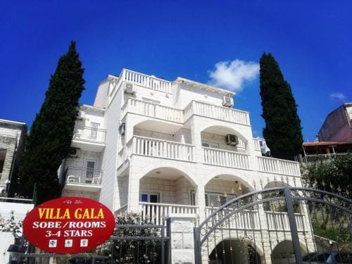 Rooms Villa Gala Hotel in Mlini
