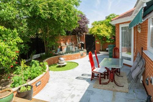 Heathrow Garden House - West Drayton, London - Benjamin Guest House Hotel in London Borough of Hillingdon