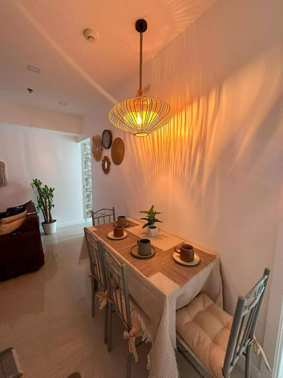 ACasa Azure Staycation Hotel in Paranaque