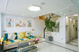 Cozy Duplex Loft Homestay with Bay Window (Huishan Scenic Area Branch) Hotel in Suzhou