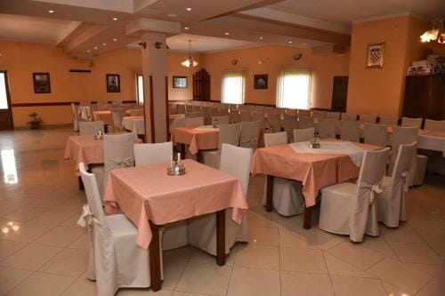 Bistro Kristina Hotel in Lika-Senj County