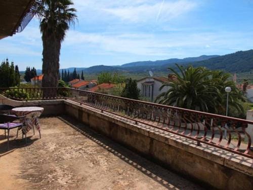 Studio Rade Hotel in Stari Grad