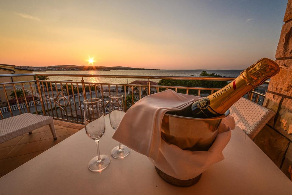 Sunset Deluxe Apartments Hotel in Zadar County