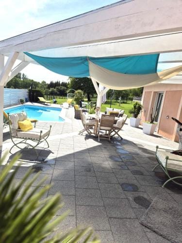 Chambre d'hotes de charme avec piscine terrasse et vue sur les prairies Hotel in Vosges