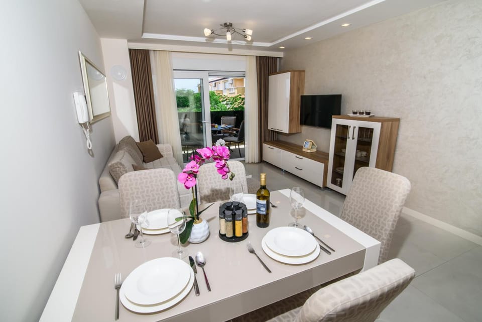 Apartments Leone Lukas Hotel in Split-Dalmatia County