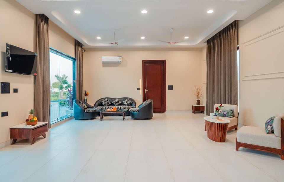 Separate living room