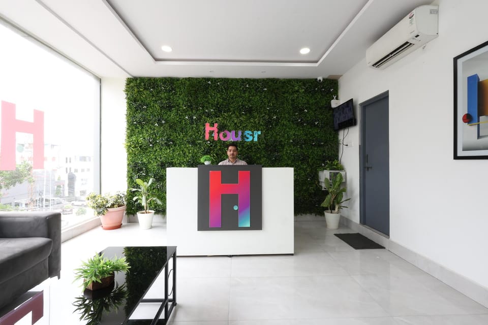 Housr 38 Kondapur CMC Layout Hotel in Hyderabad