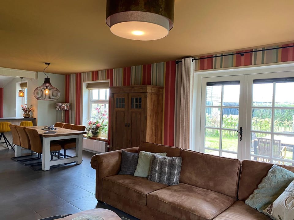 Pet-Friendly Coastal Villa Resort in Hippolytushoef