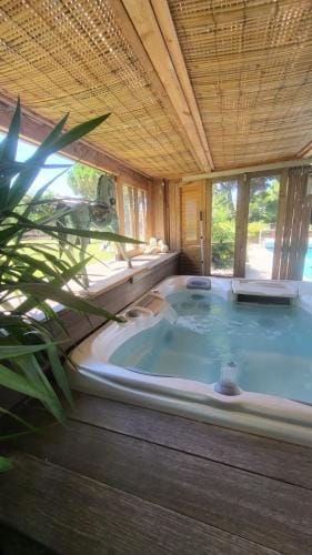 Entre les pins et les oliviers Hotel in La Londe-les-Maures