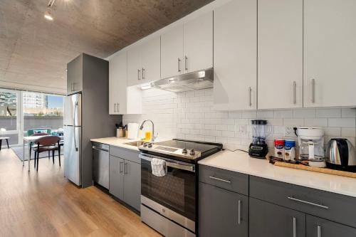Family-Sized 4BR Luxury in Downtown Chicago Hotel in Chicago