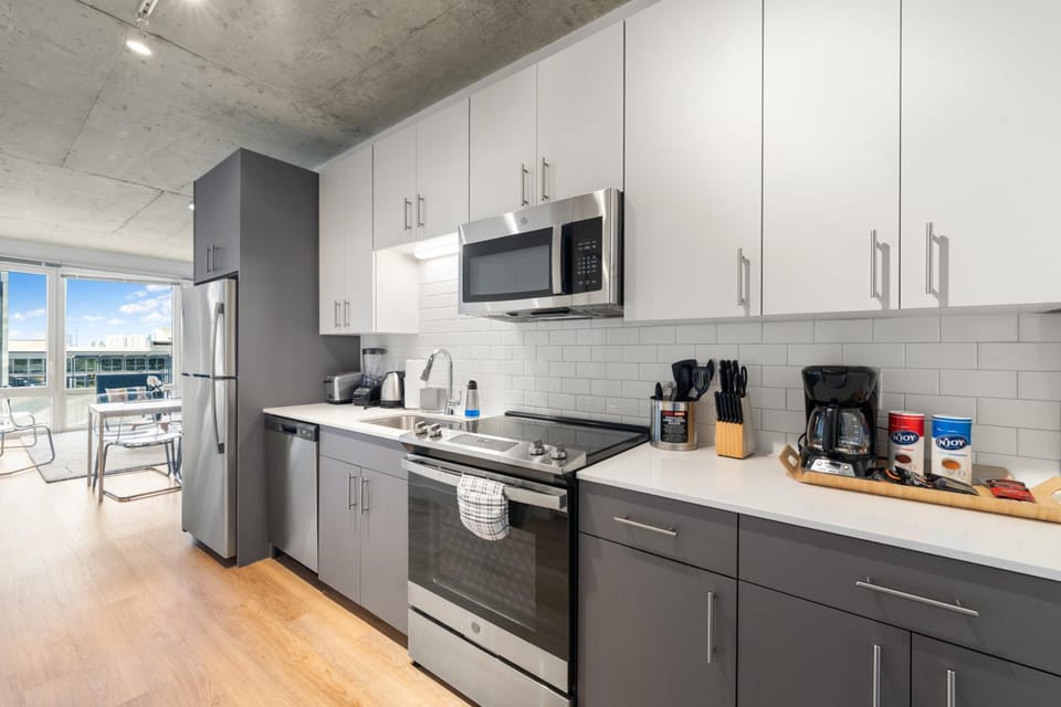4BR Corporate Suite Central and Modern Hotel in Chicago