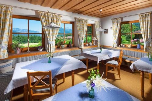 Pension Waldklause, Doppelzimmer mit Balkon, Dusche, WC Hotel in Berchtesgaden