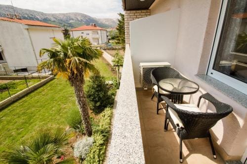 Rooms & Apartment Albina Hotel in Lika-Senj County