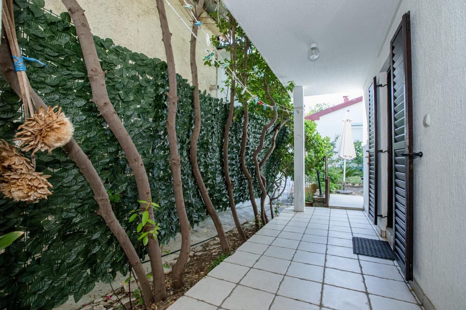 Apartments Jug Hotel in Lopar
