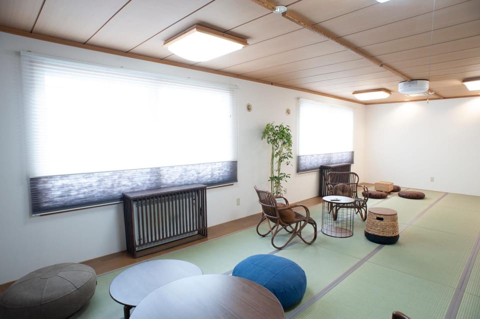 Shared lounge/TV area