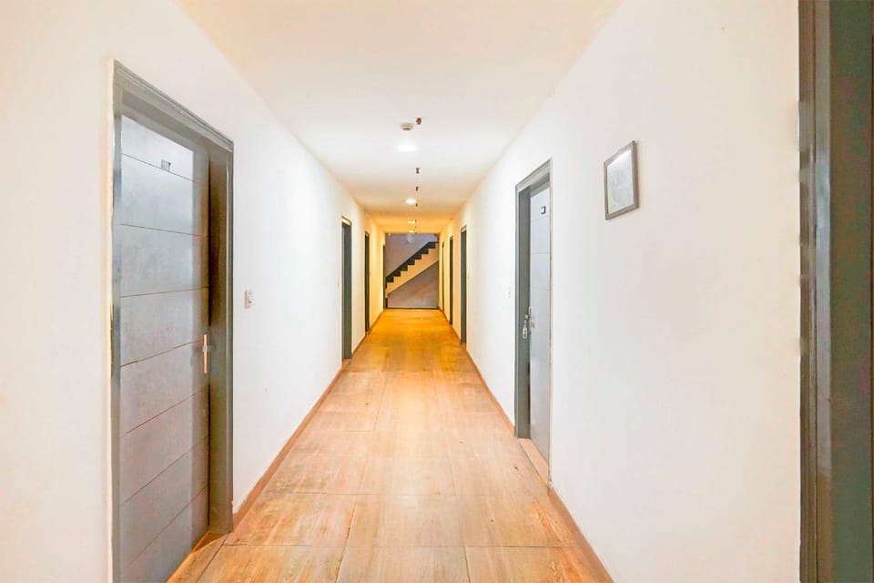 Townhouse Dallupura Road Noida Hotel in Noida
