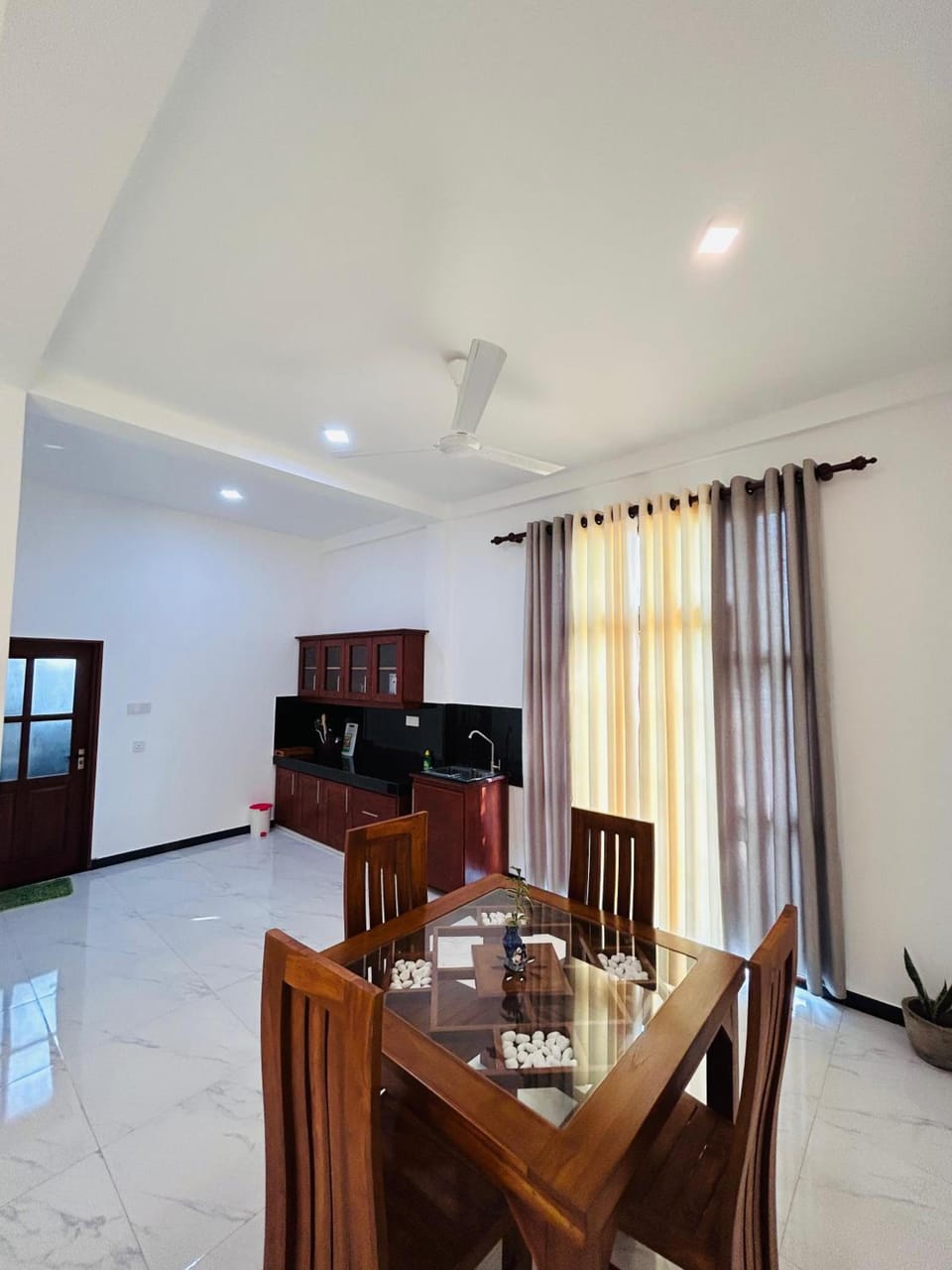 Sun Rusiru villa Resort in Ahangama
