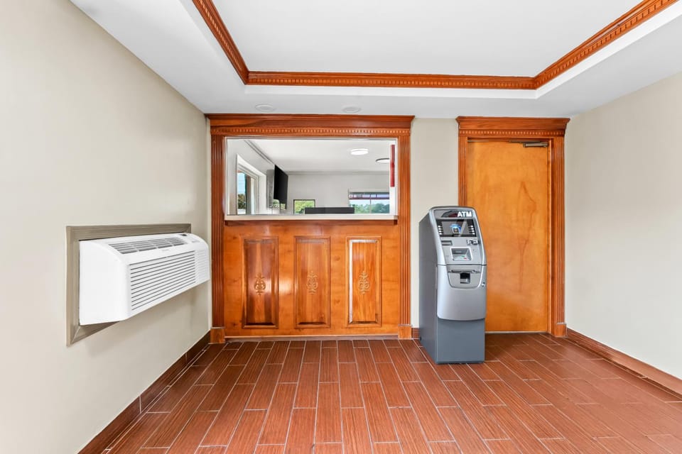Red Carpet Inn and Suites Hotel in Philadelphia