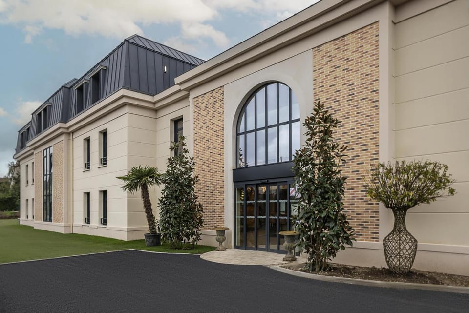 Best Western Plus Hotel Saint-Roch Orleans Hotel in Orléans