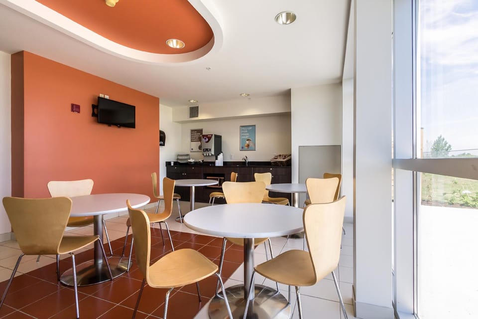 Motel 6 Kingston, ON Hotel in Kingston