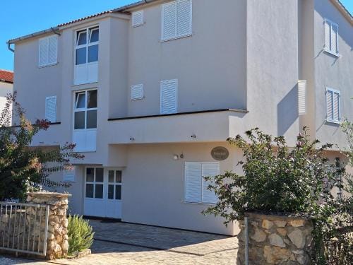 Apartmani Belobrk Potocnica Pag Hotel in Novalja