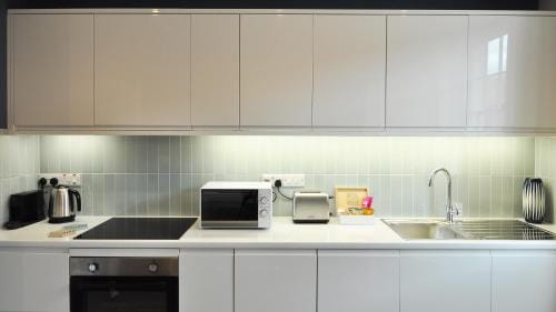 Trident Court Apartments Hotel in Taunton