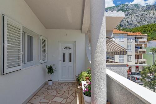 Apartment Neven Hotel in Makarska