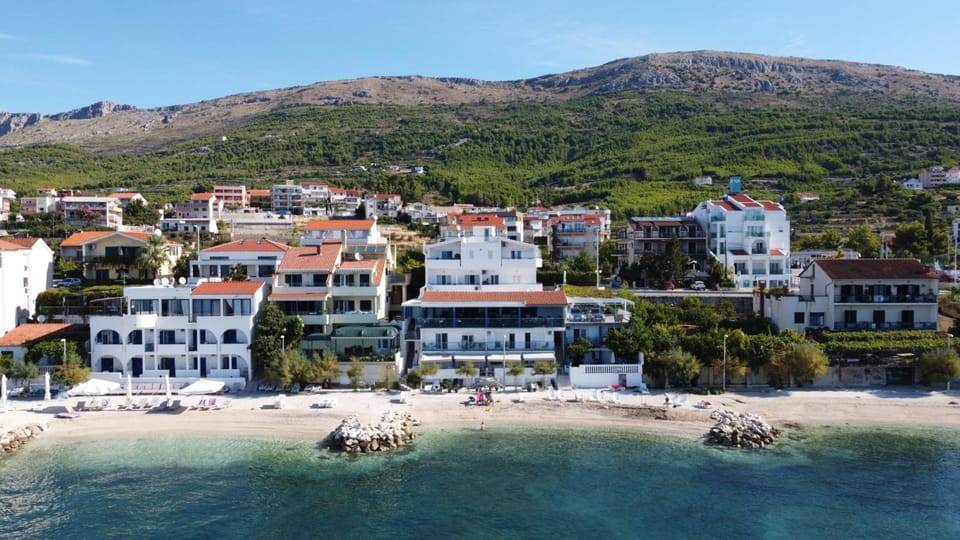 Beachfront Apartments Zanic Hotel in Podstrana