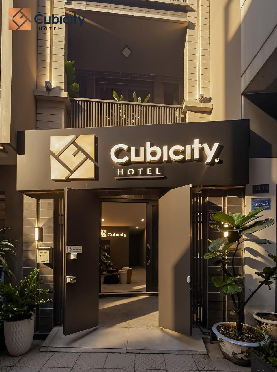Cubicity Pho Duc Chinh Hotel in Ho Chi Minh City